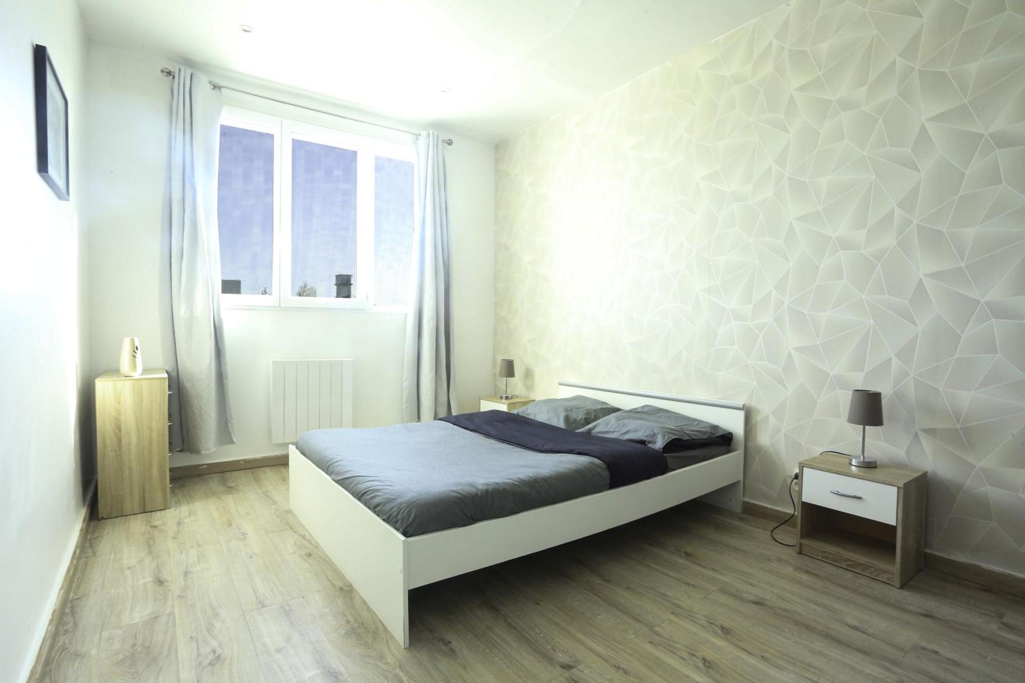 Elegant Appartement Bord De Seine มงโทร-โฟต์-ยอนน์ ภายนอก รูปภาพ